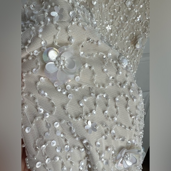 EUC LIKE NEW Beaded Sequin Cream V Neck Adrianna Papell Dress Cocktail Flowers 2 - Picture 4 of 6